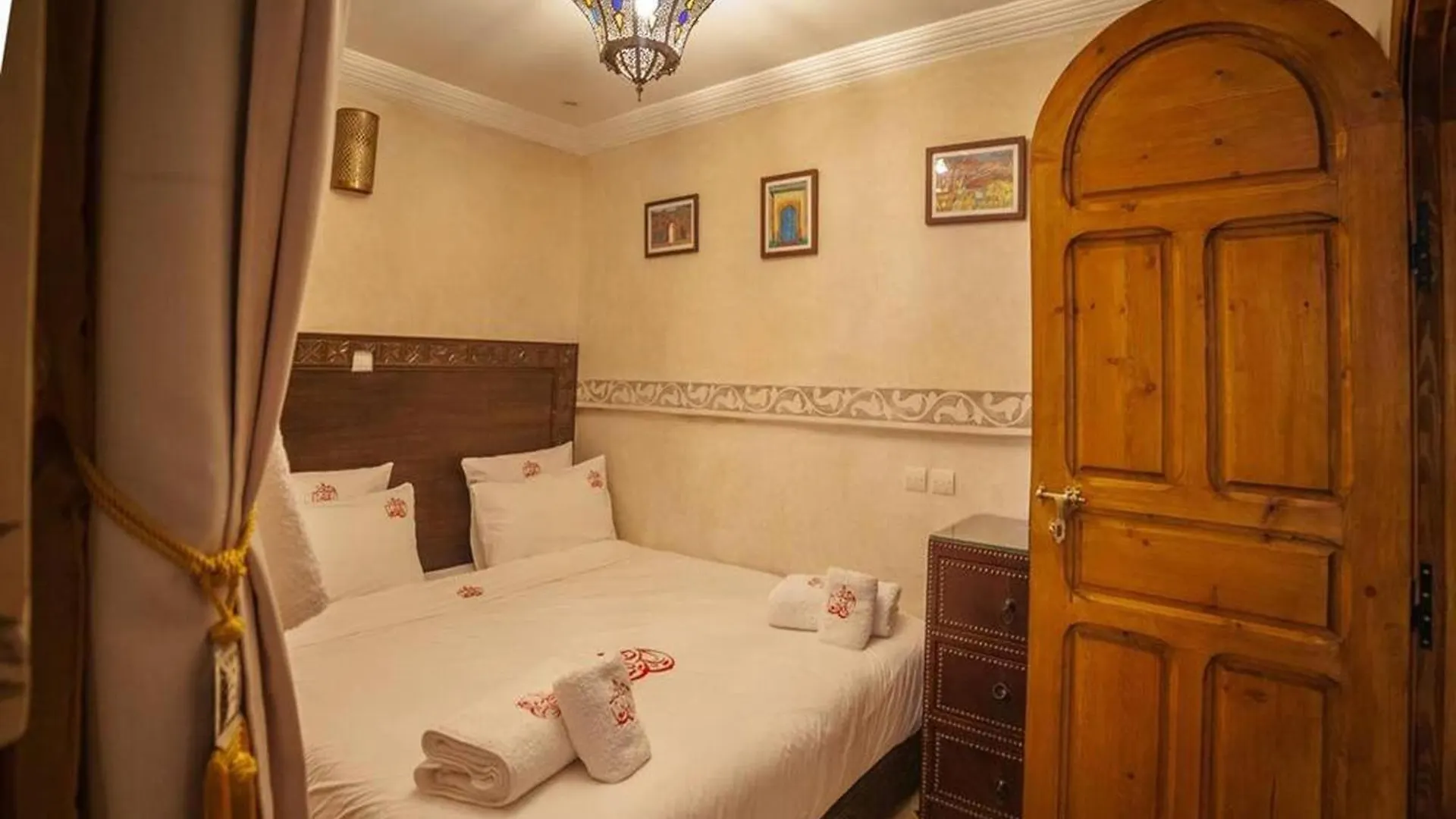 Riad Ikalimo 1 Marrakesh 0*,  Marruecos